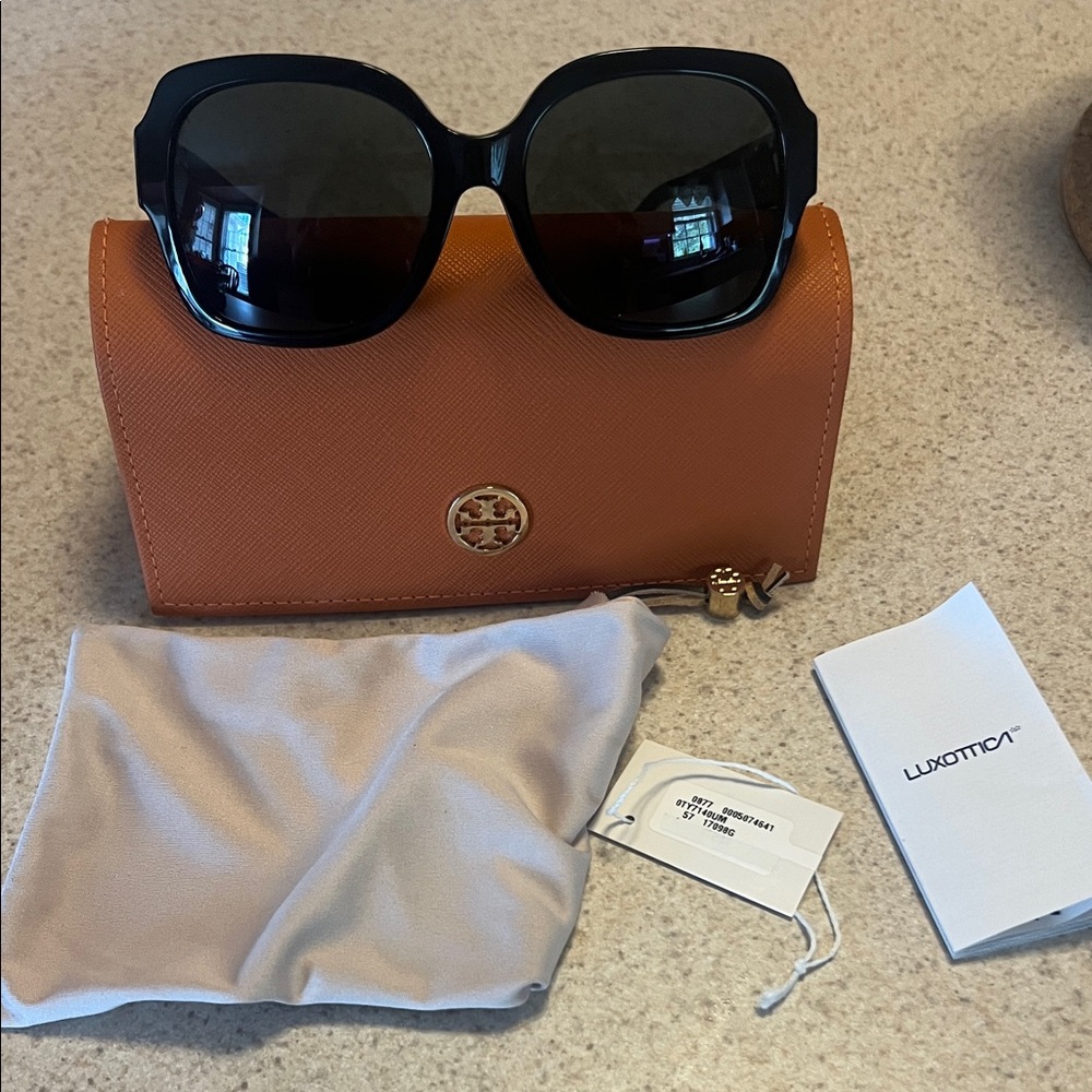 Tony Butch Sunglasses with Orange Case